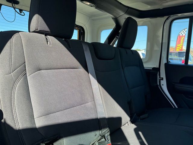 2018 Jeep Wrangler Unlimited Sport 4x4 4dr SUV (midyear release) - 22338705 - 11