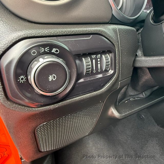 2018 Jeep Wrangler Unlimited SPORT 4X4 W/BLACK FREEDOM TOP 3-PIECE HARDTOP PANEL - 23019748 - 33