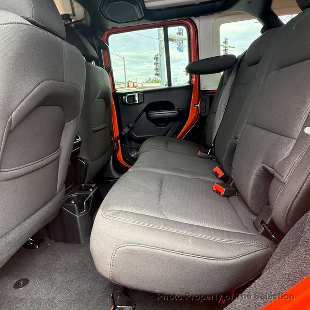 2018 Jeep Wrangler Unlimited SPORT 4X4 W/BLACK FREEDOM TOP 3-PIECE HARDTOP PANEL - 23019748 - 34