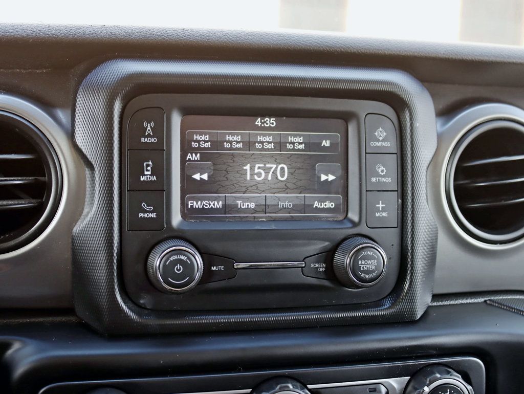 2018 Jeep Wrangler Unlimited Sport S 4x4 - 23062109 - 16