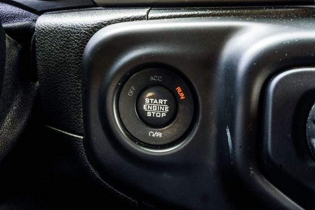 2018 Jeep Wrangler Unlimited Sport S 4x4 - 23022604 - 24