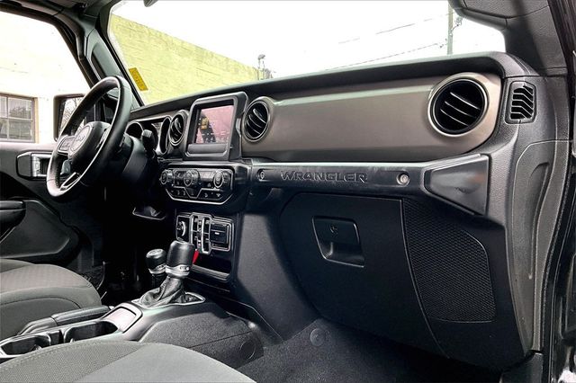 2018 Jeep Wrangler Unlimited Sport S 4x4 - 22946288 - 11