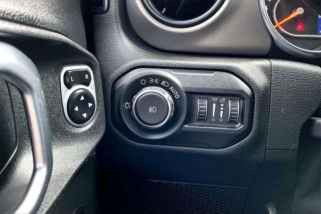 2018 Jeep Wrangler Unlimited Sport S 4x4 - 22946288 - 26