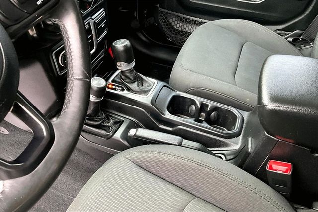 2018 Jeep Wrangler Unlimited Sport S 4x4 - 22946288 - 28