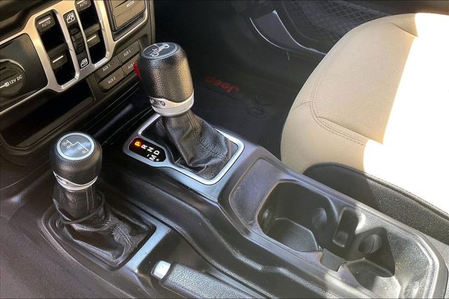 2018 Jeep Wrangler Unlimited Sport S 4x4 - 23010781 - 34