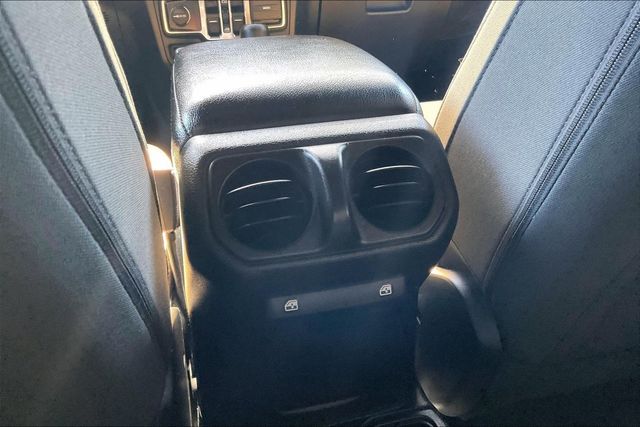 2018 Jeep Wrangler Unlimited Sport S 4x4 - 23010781 - 37
