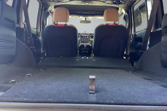 2018 Jeep Wrangler Unlimited Sport S 4x4 - 23010781 - 39