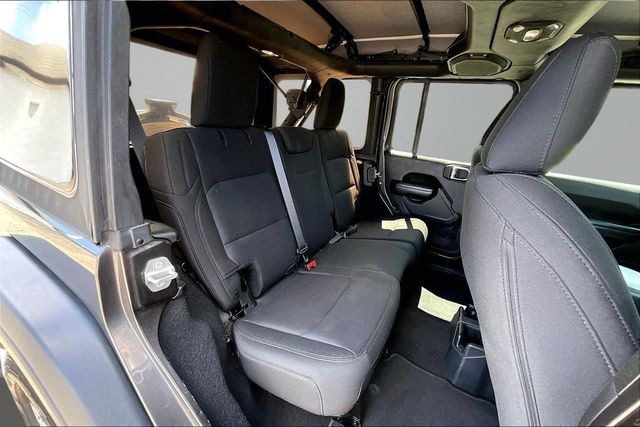 2018 Jeep Wrangler Unlimited Sport S 4x4 - 23066449 - 14