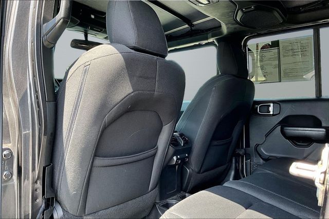2018 Jeep Wrangler Unlimited Sport S 4x4 - 23066449 - 18