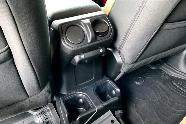 2018 Jeep Wrangler Unlimited Sport S 4x4 - 23081147 - 33