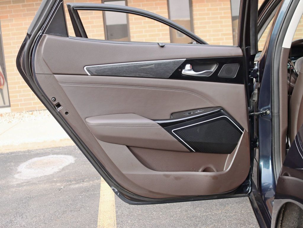 2018 Kia Cadenza Limited Sedan - 22982772 - 32