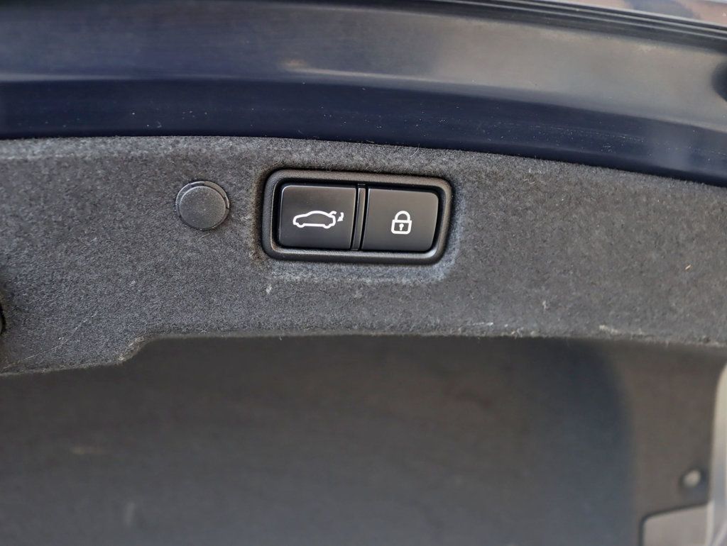 2018 Kia Cadenza Limited Sedan - 22982772 - 37