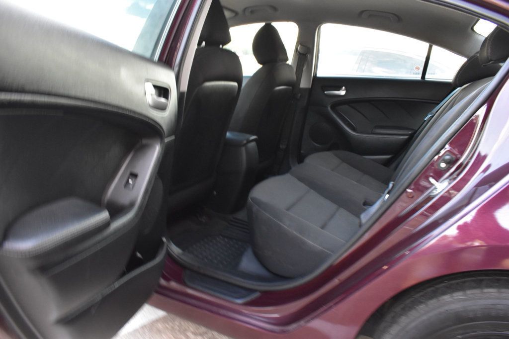 2018 Kia Forte LX Automatic - 22924127 - 18