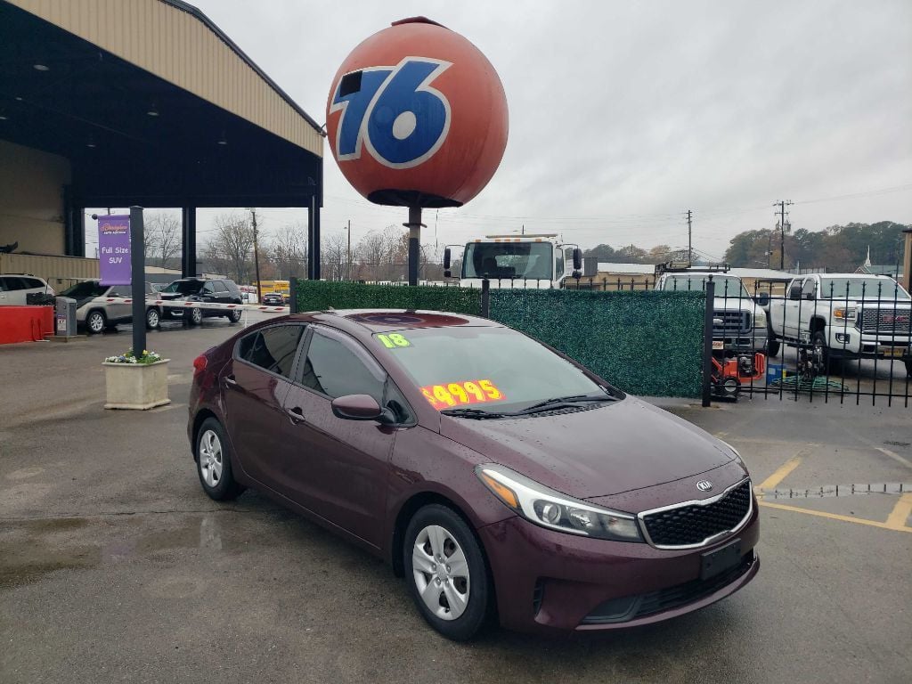 2018 Kia FORTE LX photo 1