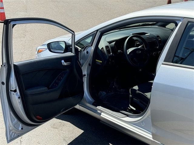 2018 Kia Forte LX Automatic - 22171924 - 42