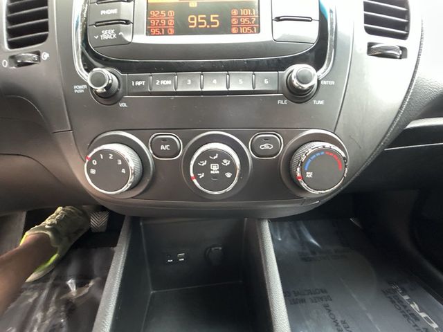2018 Kia Forte LX Manual - 22997726 - 17