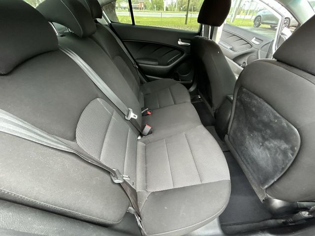 2018 Kia Forte LX Manual - 22997726 - 19