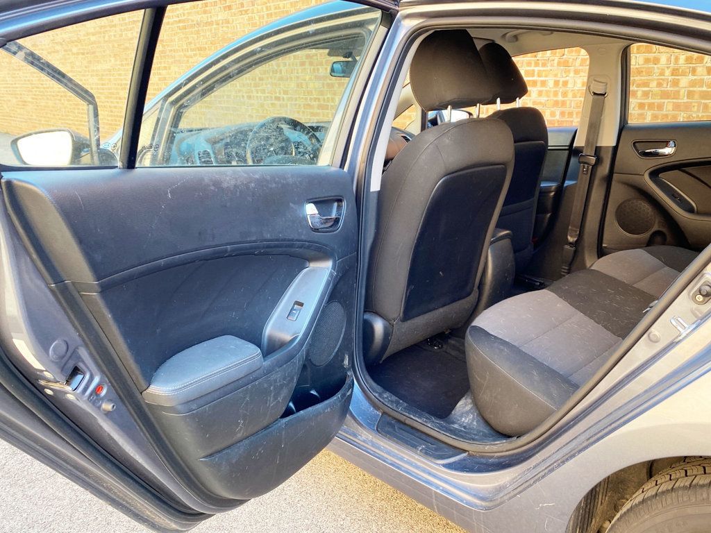 2018 Kia Forte S Automatic - 23001610 - 13