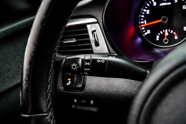 2018 Kia Optima EX Automatic - 22877658 - 36