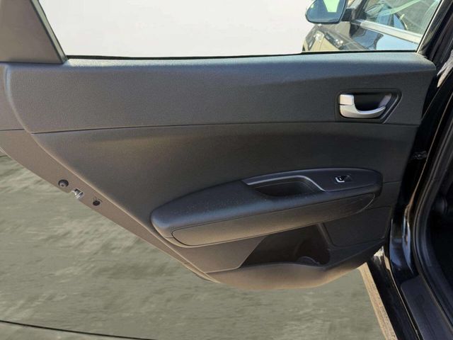 2018 Kia Optima LX Automatic - 23000578 - 17