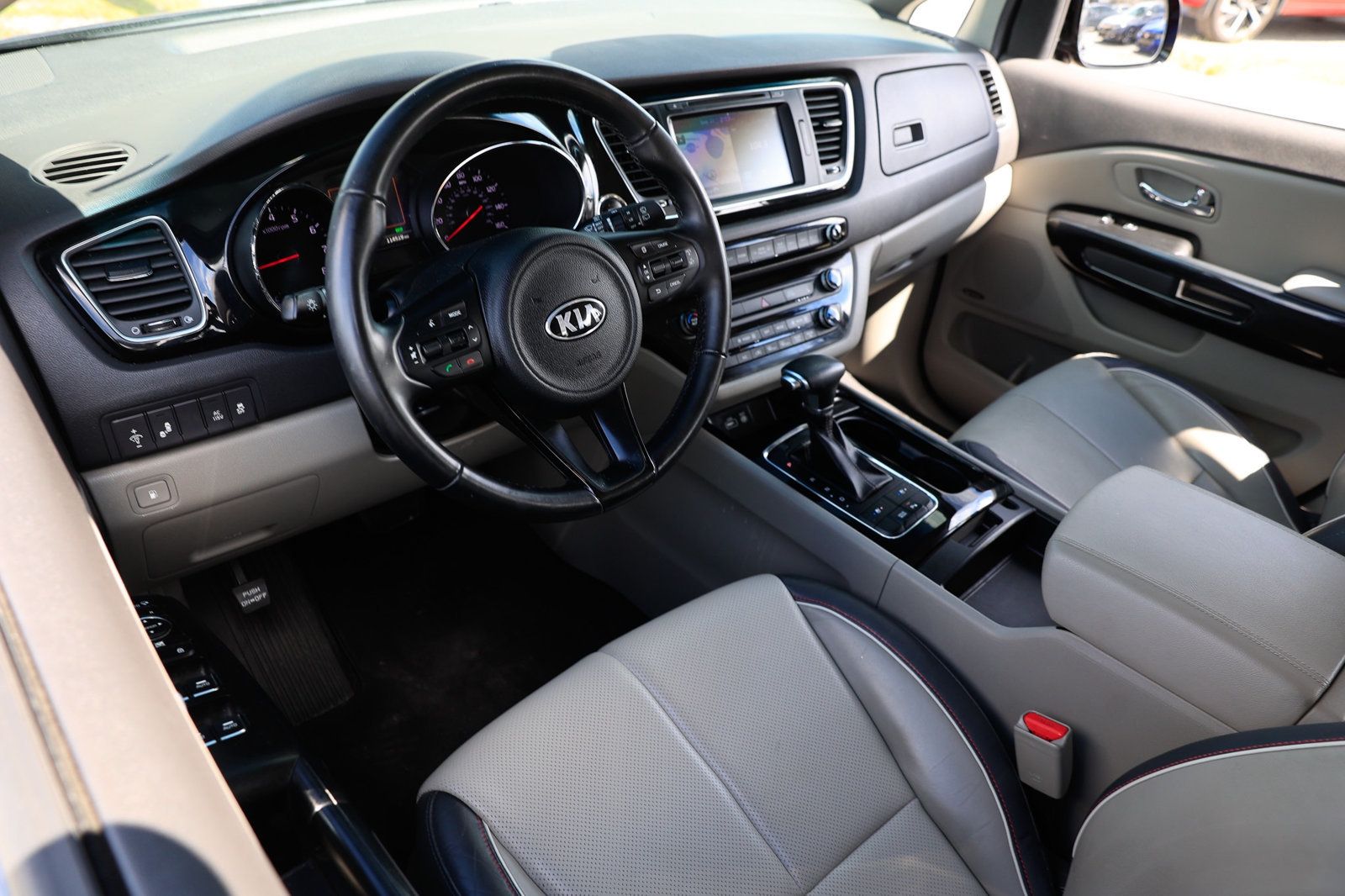 2018 Kia Sedona EX photo 4