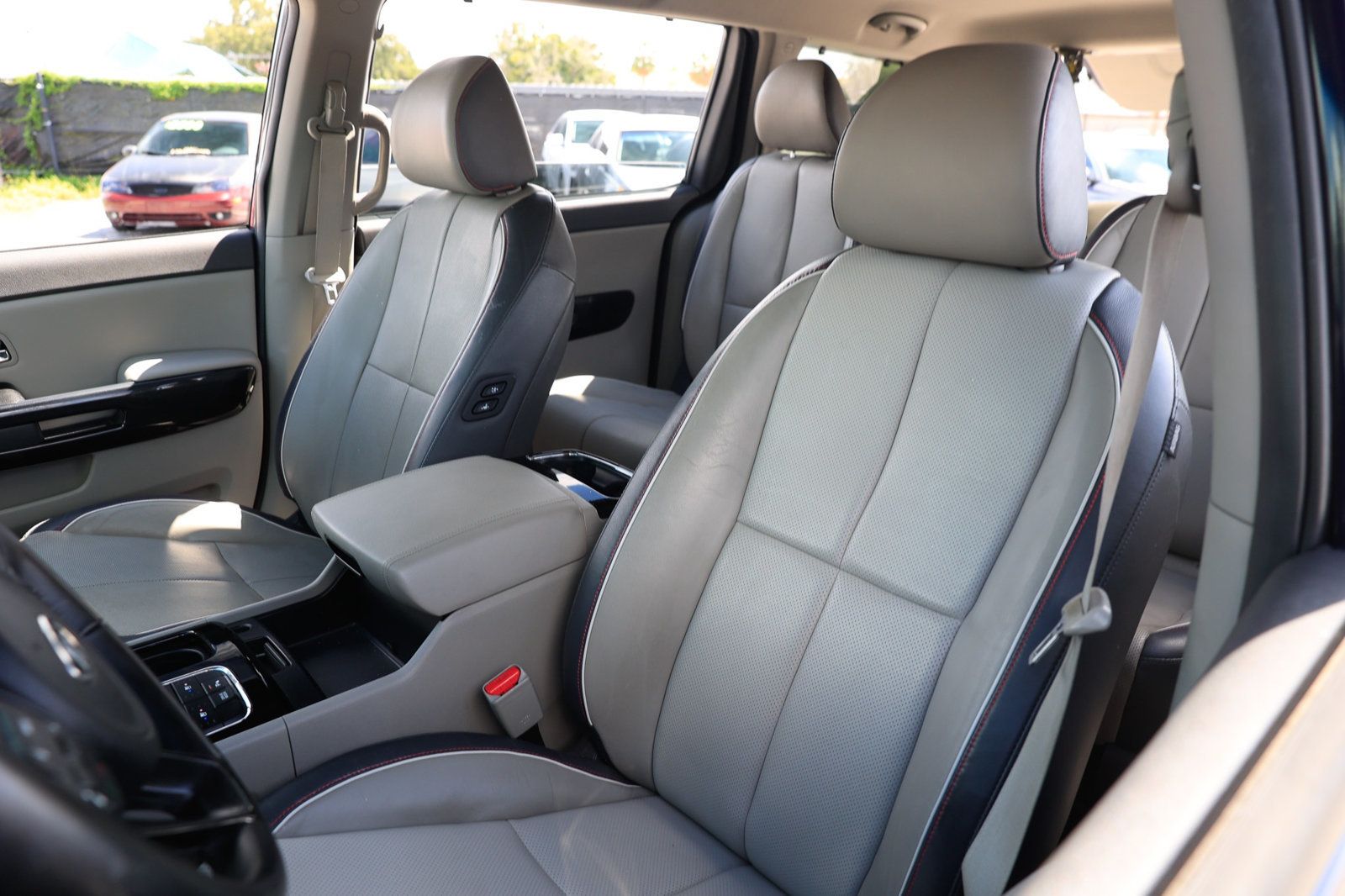 2018 Kia Sedona EX photo 6