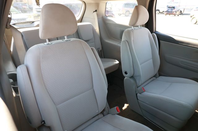 2018 Kia Sedona L FWD - 22946763 - 13