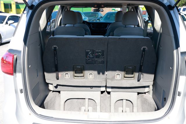 2018 Kia Sedona L FWD - 22946763 - 26