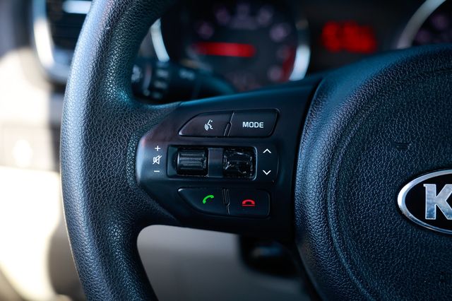 2018 Kia Sedona L FWD - 22946763 - 28