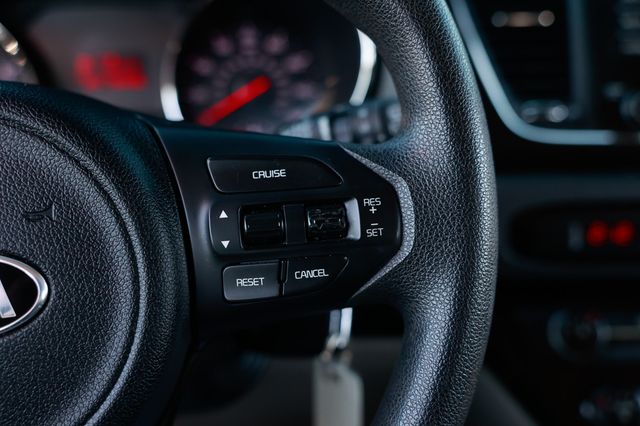 2018 Kia Sedona L FWD - 22946763 - 29