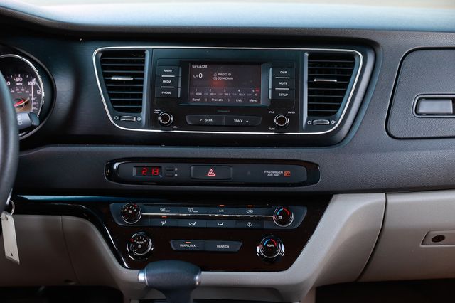 2018 Kia Sedona L FWD - 22946763 - 37