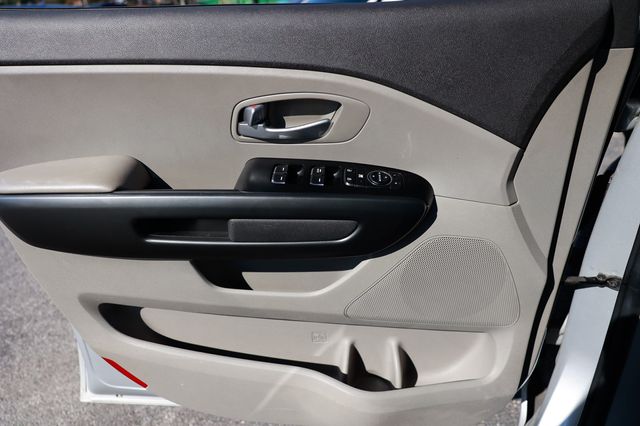 2018 Kia Sedona L FWD - 22946763 - 43