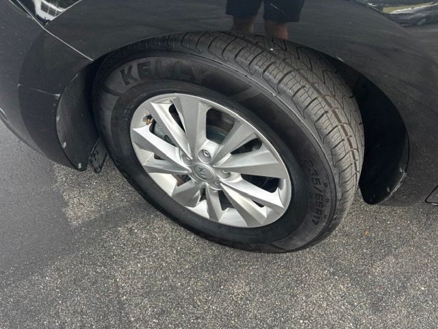 2018 Kia Sedona L FWD - 23027488 - 18