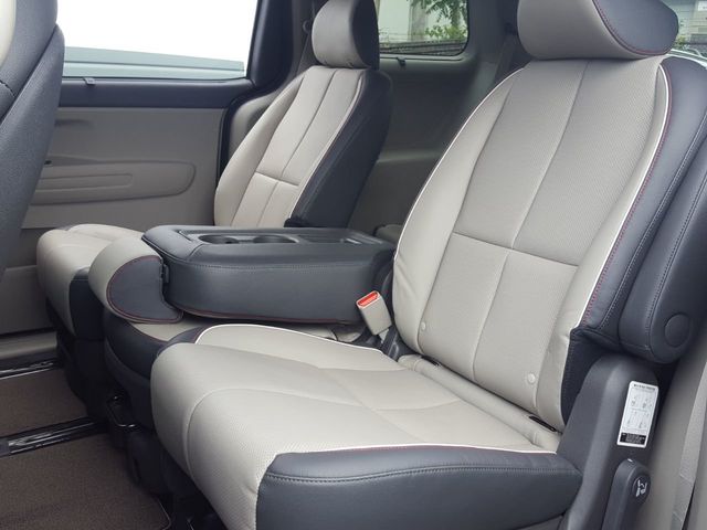 2018 Kia Sedona LX Essentials Premium Package - 18291719 - 11