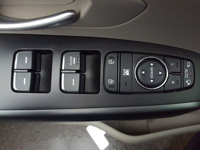 2018 Kia Sedona LX Essentials Premium Package - 18291719 - 15