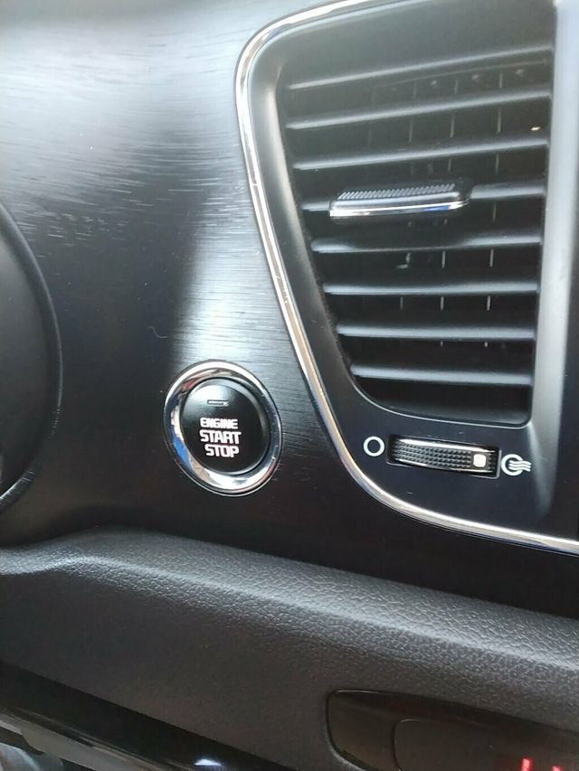 2018 Kia Sedona LX FWD - 22942062 - 24