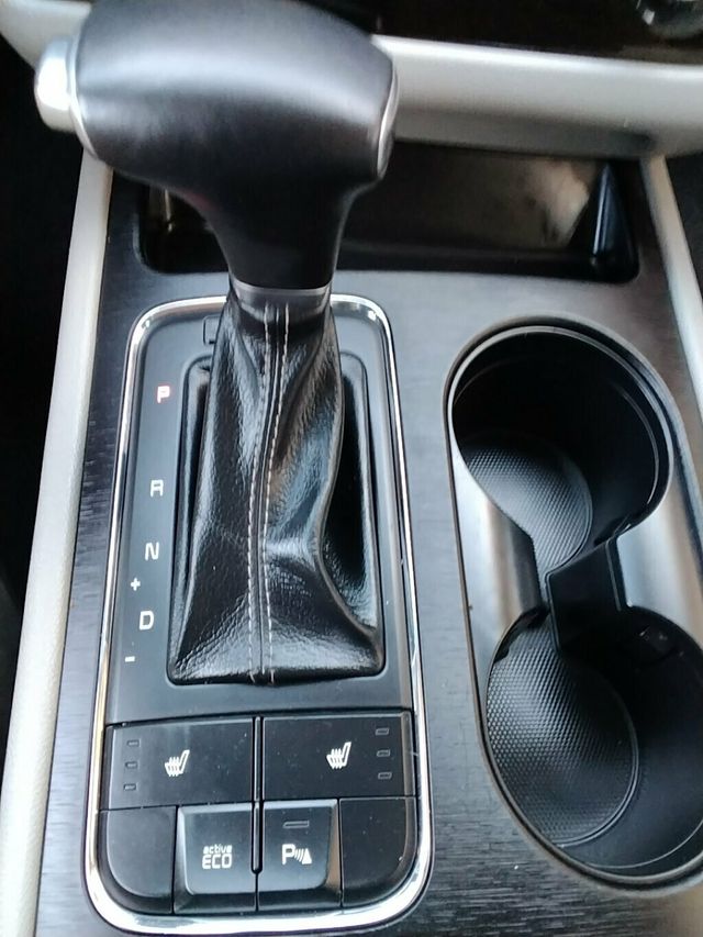 2018 Kia Sedona LX FWD - 22942062 - 25