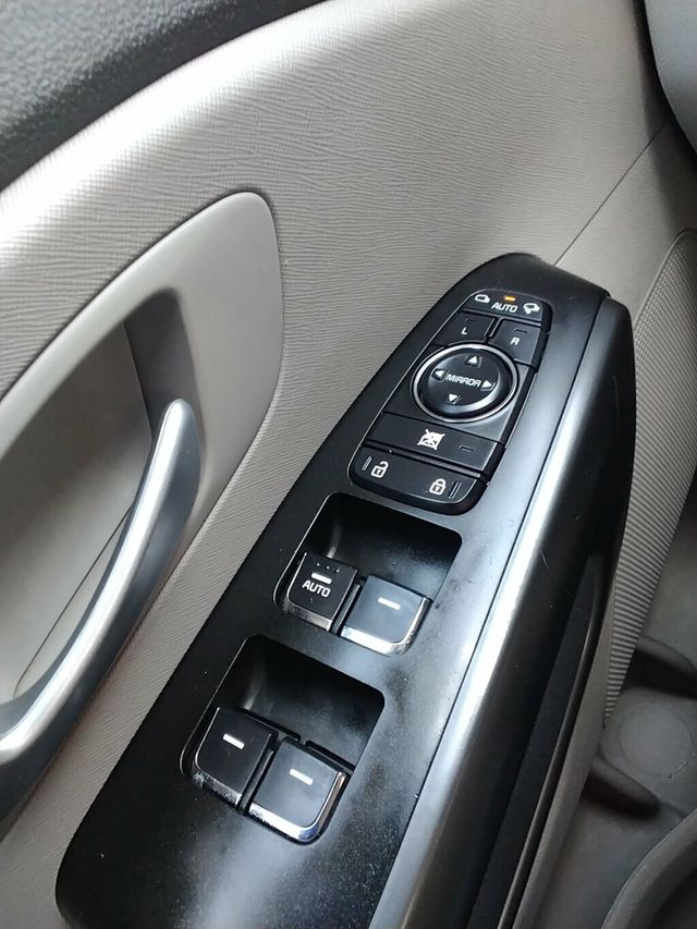 2018 Kia Sedona LX FWD - 22942062 - 28