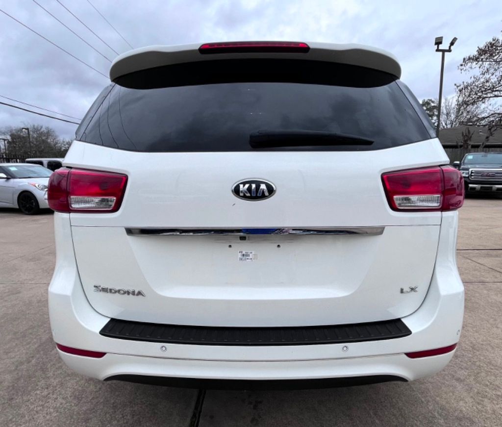 2018 Kia Sedona LX FWD - 22318622 - 7