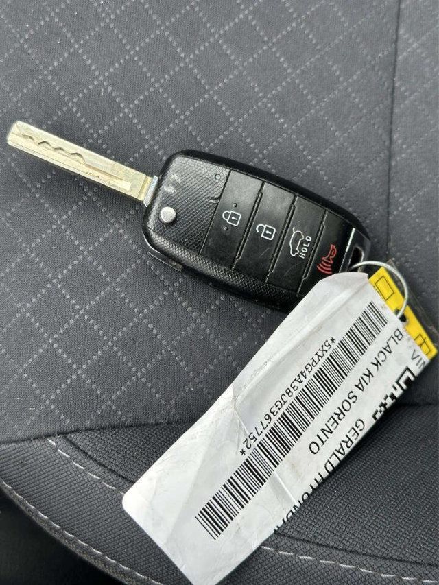 2018 Kia Sorento L FWD - 22986786 - 32