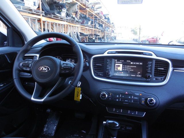 2018 Kia Sorento LX AWD - 17789737 - 11
