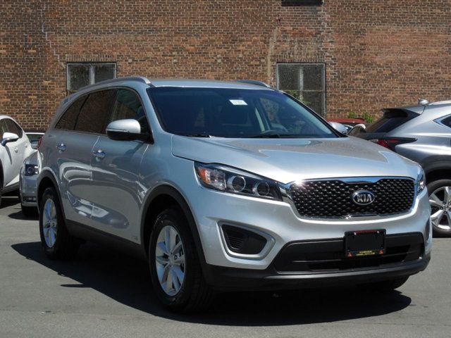 2018 Kia Sorento LX AWD - 17789737 - 3