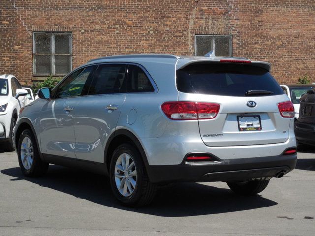 2018 Kia Sorento LX AWD - 17789737 - 4