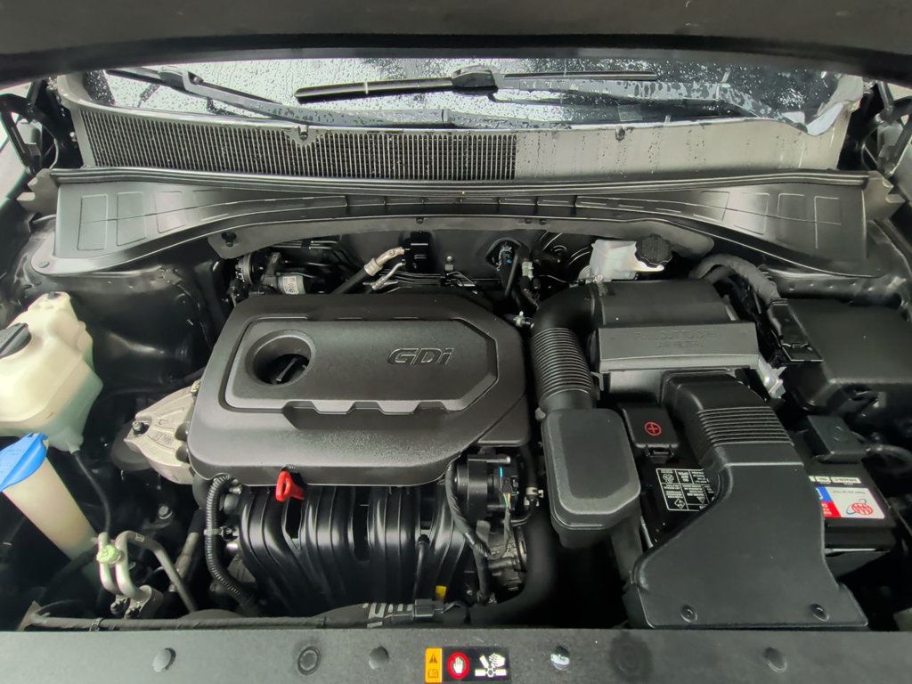 Kia Sorento LX FWD photo 11