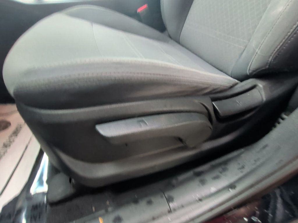 Kia Sorento LX FWD photo 13