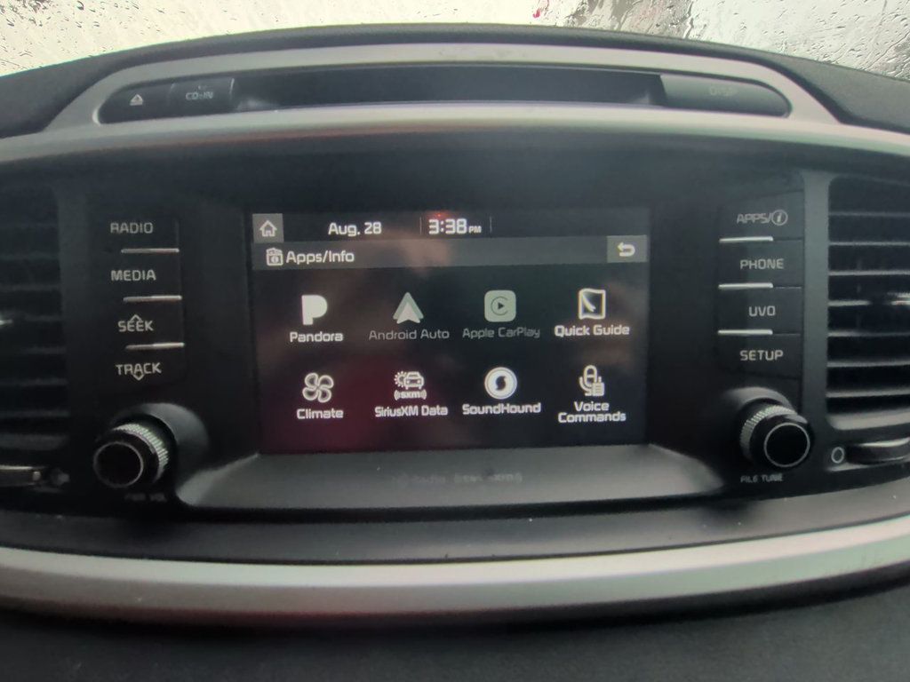 Kia Sorento LX FWD photo 19