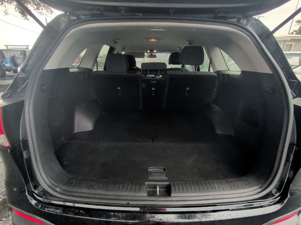 Kia Sorento LX FWD photo 23