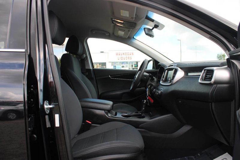 2018 Kia Sorento LX FWD - 22905605 - 10