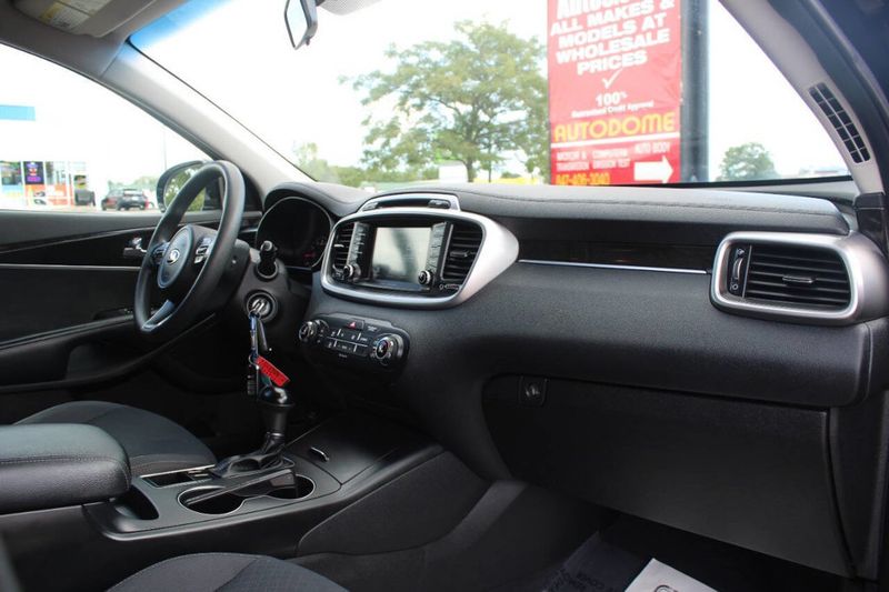 2018 Kia Sorento LX FWD - 22905605 - 11