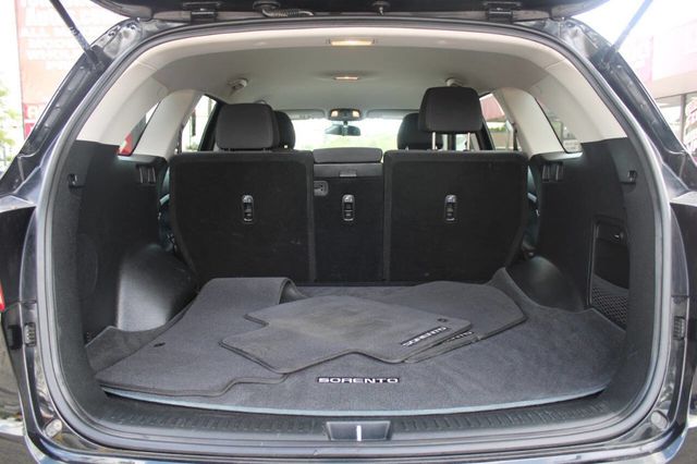 2018 Kia Sorento LX FWD - 22905605 - 15